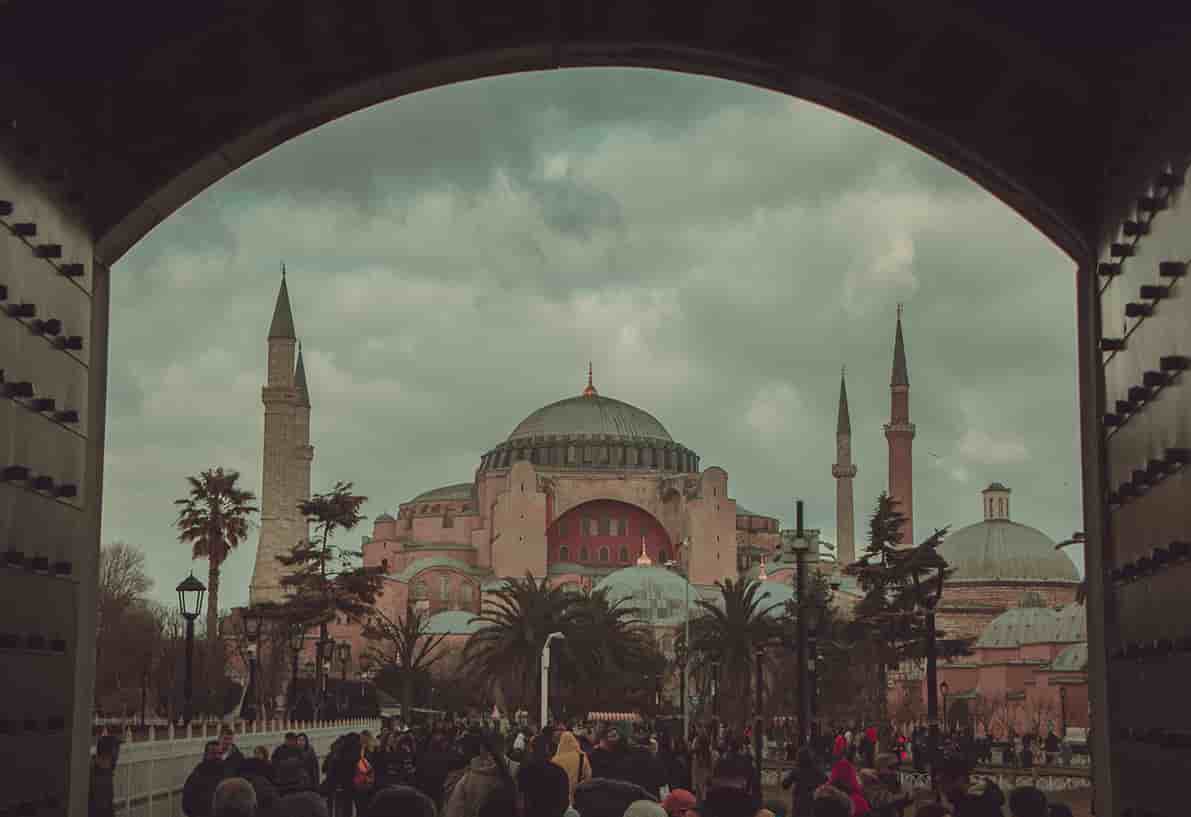 Imagen de un temblor en Turquía mirado desde el interior de la mezquita